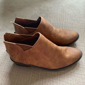 Cat & Jack Brown Youth Booties size 2